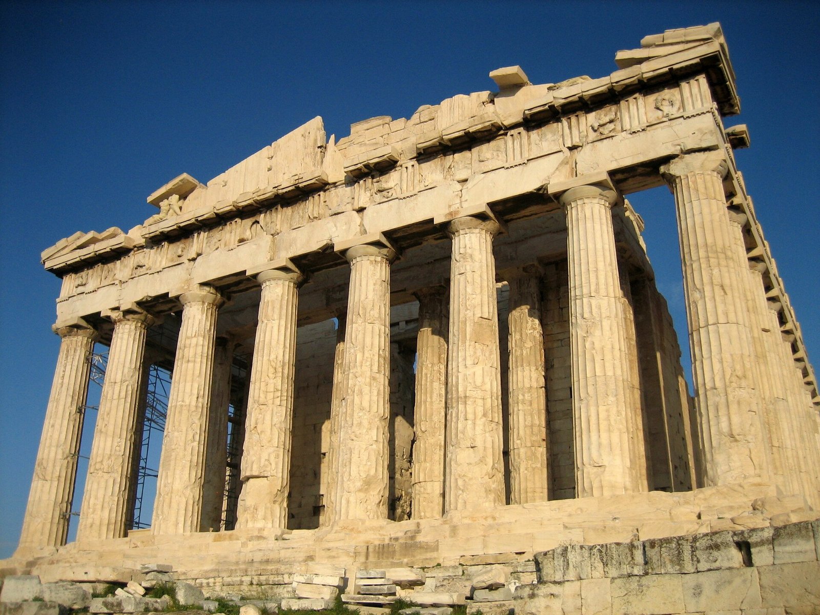 Der Parthenon: Sein Bau und warum er heute in Ruinen liegt
