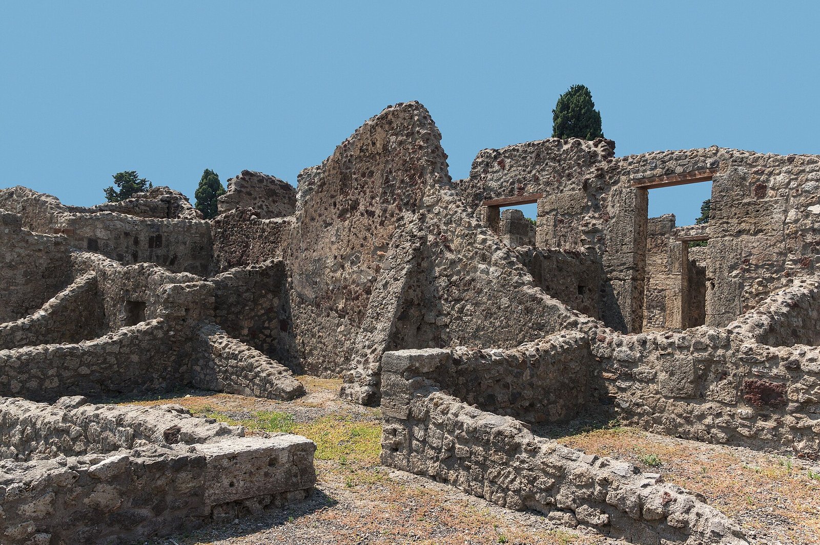 Pompeii: The Roman City Frozen in Vesuvius’s Ash (Visitor Guide)