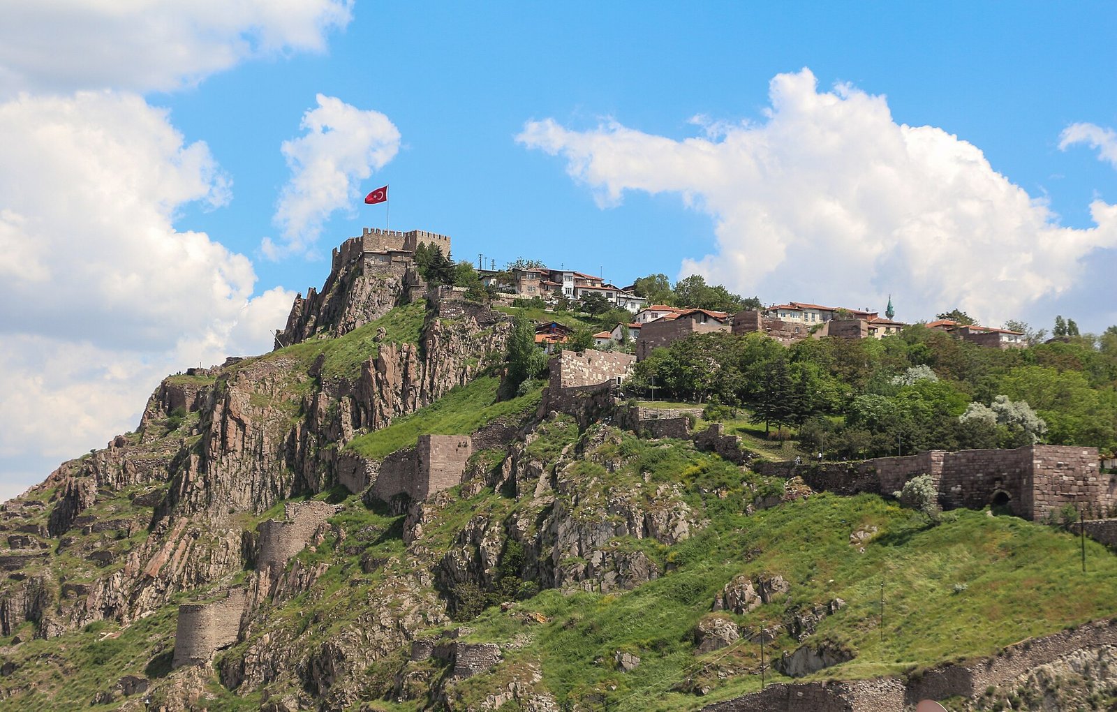 Ankara Kalesi'ni kim yaptı? Surları ve iç kalenin tarihi