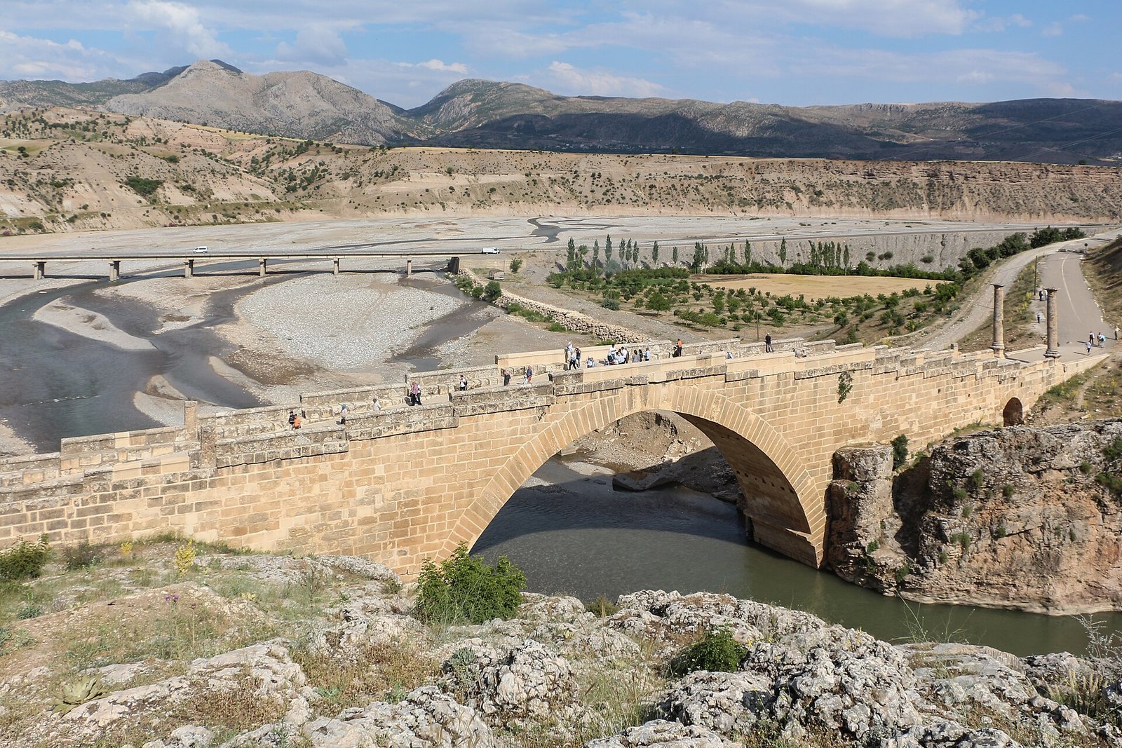 Where Is the Severan Bridge? The Story of Its Missing Column