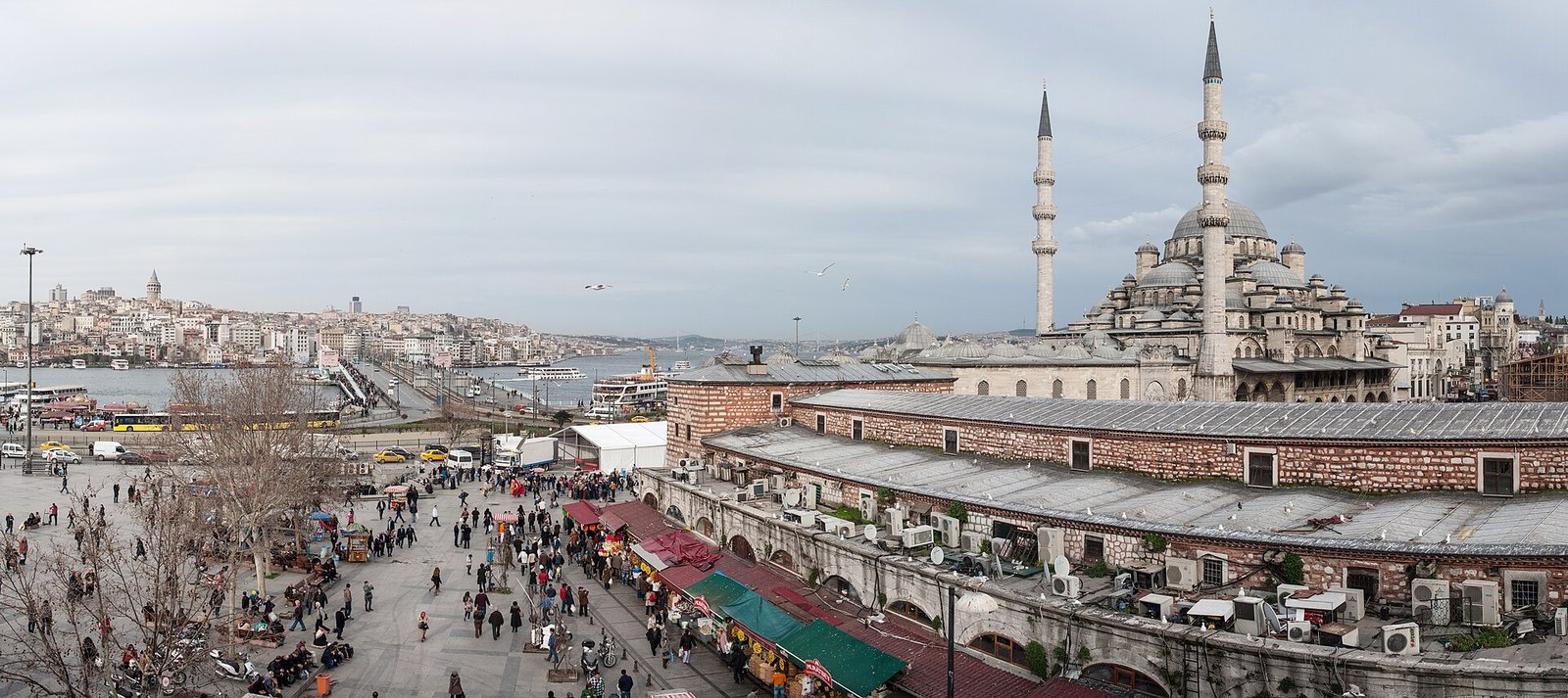 Neue Moschee in Eminönü: 66 Jahre Baugeschichte