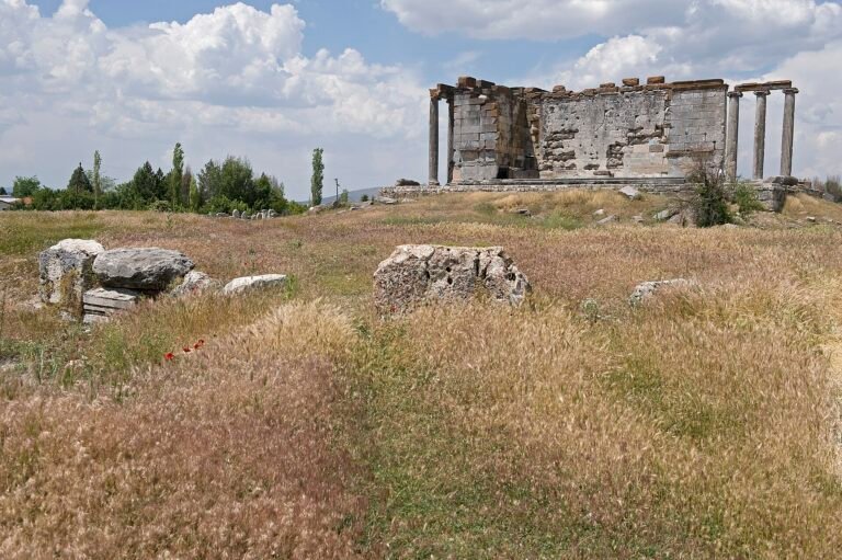 Aizanoi Antik Kenti: Zeus Tapınağı, Macellum ve Gezi Rehberi