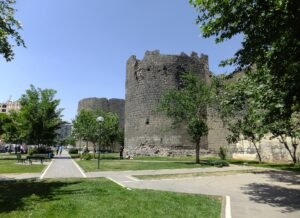 Diyarbakır Tarihi ve Adının Kökeni: Amida’dan Bugüne