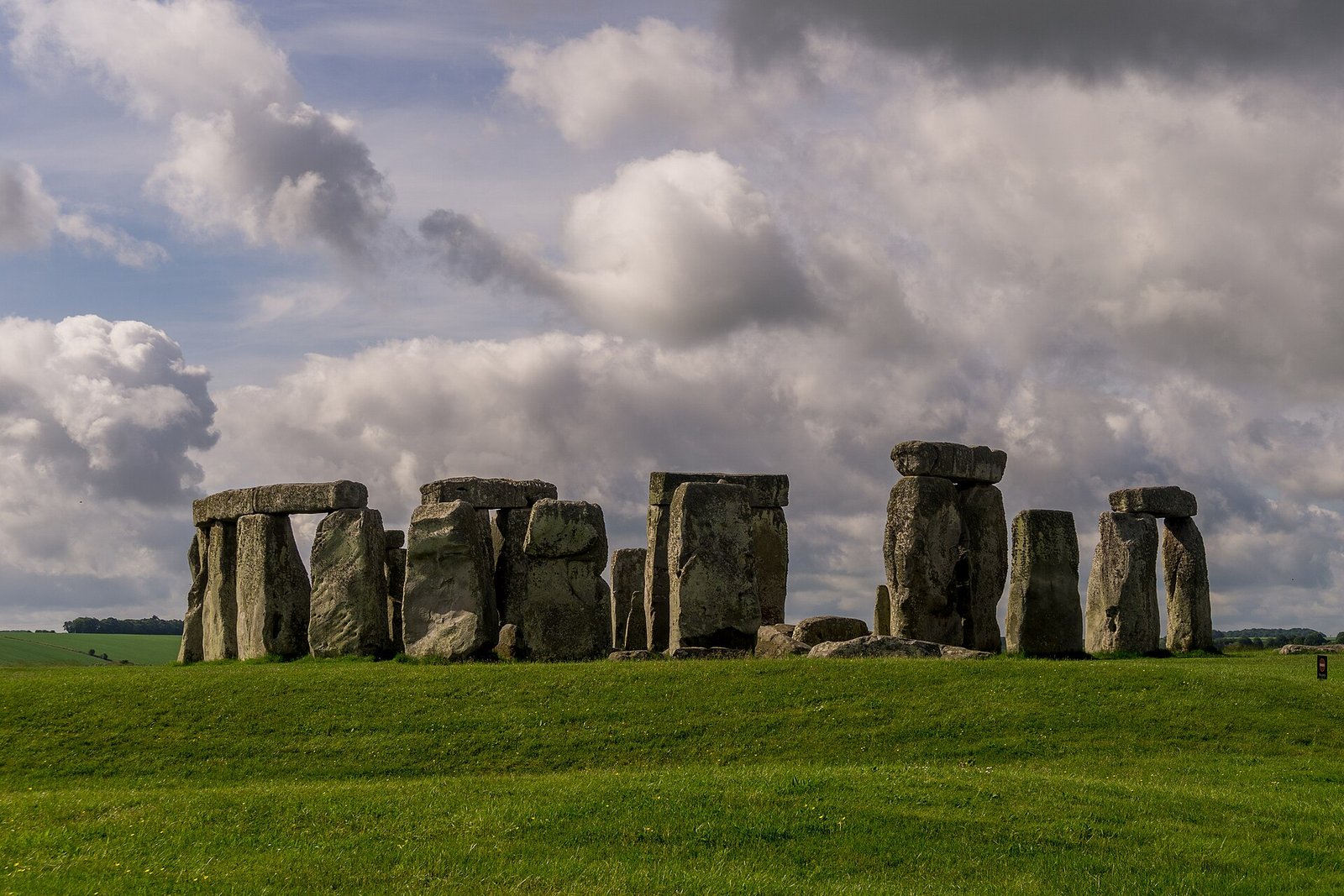 Stonehenge: dev taşları kim, neden dikti?