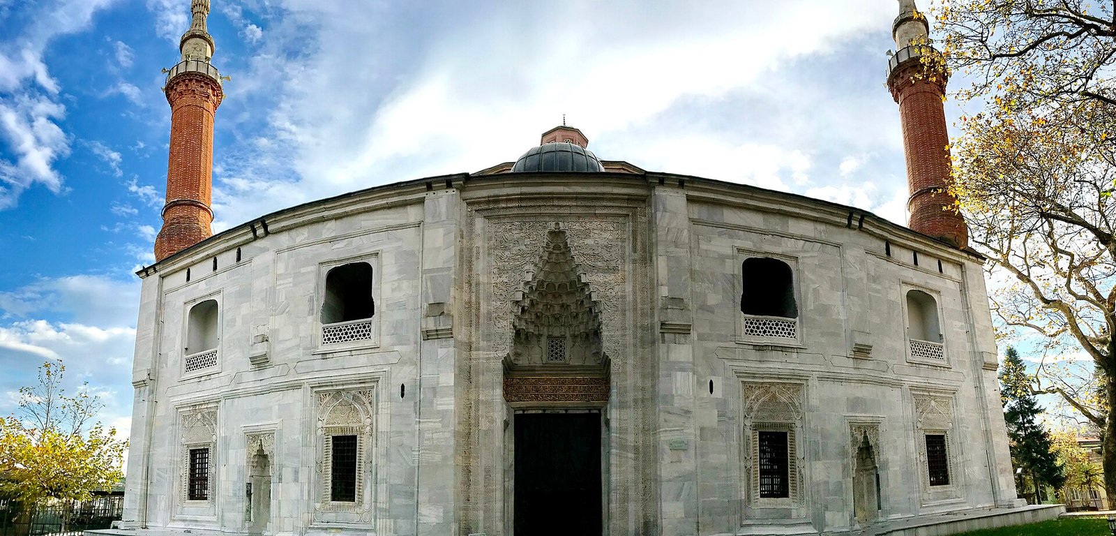 Yeşil Cami ve Yeşil Türbe: Bursa'nın çinili Osmanlı yapıları