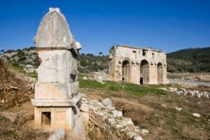 Patara Antik Kenti: Likya’nın Başkenti ve Nero’nun Feneri