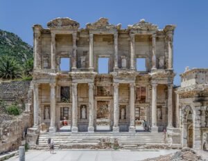 Efes Antik Kenti: Celsus Kütüphanesi ve Artemis Tapınağı